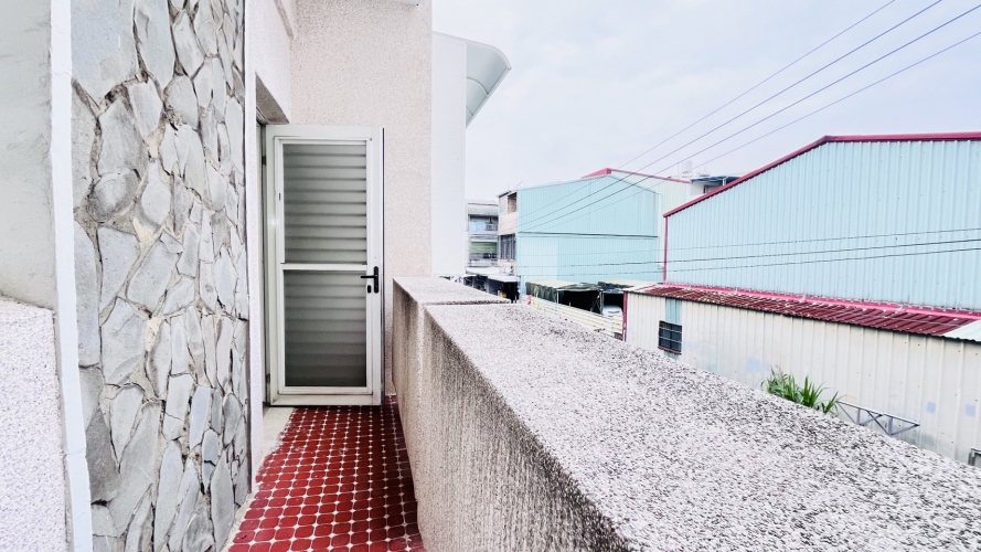 誠昱/仁德低總價整新透天住商不動產台南成大東興加盟店 - 吳佳霖 - 連絡電話: 0927955881
